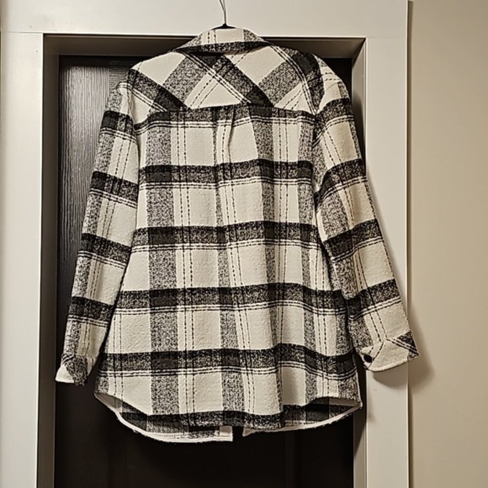 RW&CO Shacket - Picture 5 of 9